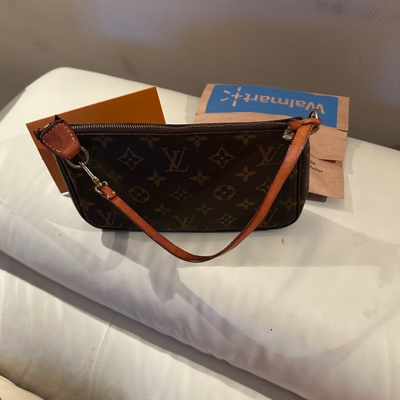 Louis Vuitton Pouchette accessories in monogram🤎🧡 - Picture 12 of 15